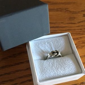 James Avery sz 4 silver ring